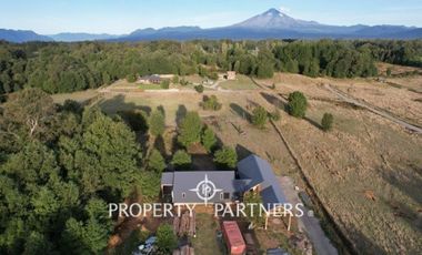Gran casa estilo galpón en Parque Los Guindos