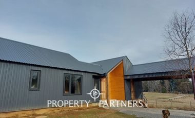 Gran casa estilo galpón en Parque Los Guindos