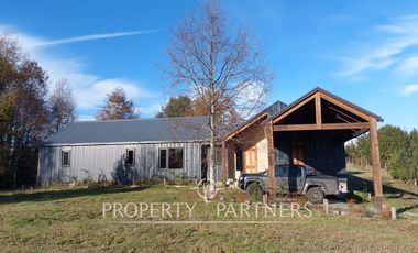 Gran casa estilo galpón en Parque Los Guindos