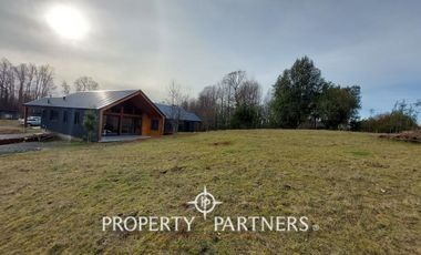 Gran casa estilo galpón en Parque Los Guindos