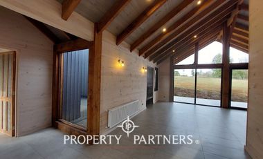 Gran casa estilo galpón en Parque Los Guindos