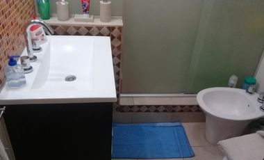 EXCELENTE PH DE 3 AMBIENTES CON FONDO Y QUINCHO,CON GARAGE CUBIERTO,