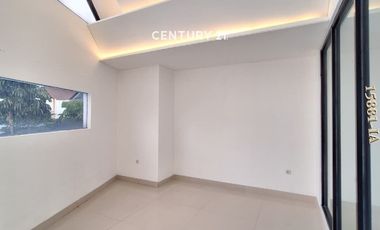 Disewakan Rumah Cantik Semi Furnished Di  Area Rempoa