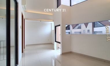 Disewakan Rumah Cantik Semi Furnished Di  Area Rempoa