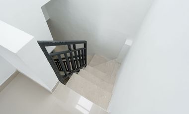 Rumah Siap Huni 14 Mnt ke Summarecon Mall Bekasi Hadap Selatan J-42014