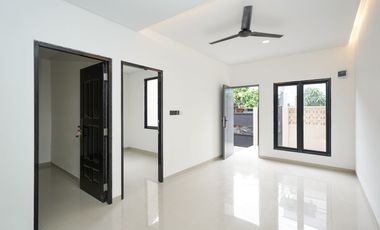 Rumah Siap Huni 14 Mnt ke Summarecon Mall Bekasi Hadap Selatan J-42014