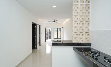 Rumah Siap Huni 14 Mnt ke Summarecon Mall Bekasi Hadap Selatan J-42014