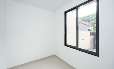 Rumah Siap Huni 14 Mnt ke Summarecon Mall Bekasi Hadap Selatan J-42014