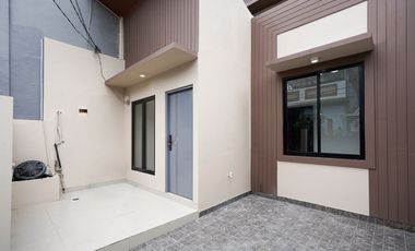Rumah Siap Huni 14 Mnt ke Summarecon Mall Bekasi Hadap Selatan J-42014