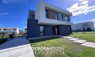 Casa en Venta 7 ambientes con Piscina Riberas Puertos Zona Norte Escobar