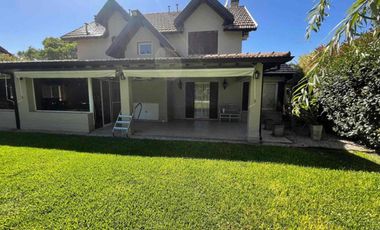 Alquiler de casa AMOBLADA en Echeverria del lago- Canning