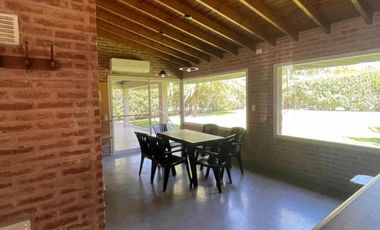 Alquiler de casa AMOBLADA en Echeverria del lago- Canning
