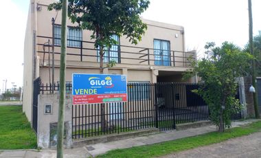 Casa 5 Amb. Muy buen Estado S/Lote 10x21M² en Villa Sarmiento