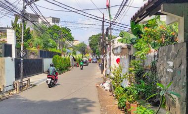 Rumah Lama Terawat Bebas Banjir di Jl Bangka 2 Cocok Untuk Hunian