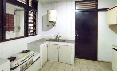 Rumah Lama Terawat Bebas Banjir di Jl Bangka 2 Cocok Untuk Hunian