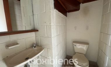 casa en venta en  ditaires. Cod V64975