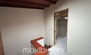 casa en venta en  ditaires. Cod V64975