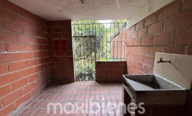 casa en venta en  ditaires. Cod V64975