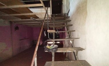 AMPLIO PH DE 3 AMBIENTES CON COCHERA, 2 DORMITORIOS, LIVING COMEDOR, COCINA Y BAÑO.