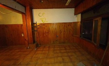 AMPLIO PH DE 3 AMBIENTES CON COCHERA, 2 DORMITORIOS, LIVING COMEDOR, COCINA Y BAÑO.