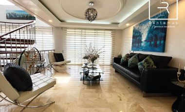 casa en venta en el poblado. Cod V11138