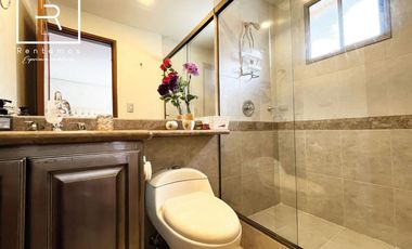 casa en venta en el poblado. Cod V11138