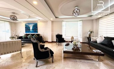 casa en venta en el poblado. Cod V11138