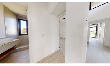 Casa cuatro ambientes. Parque. Rumencó Joven. Venta.