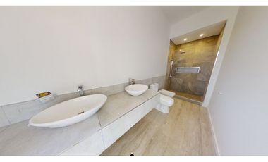 Casa cuatro ambientes. Parque. Rumencó Joven. Venta.