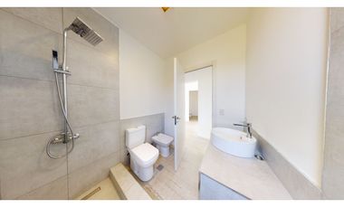 Casa cuatro ambientes. Parque. Rumencó Joven. Venta.
