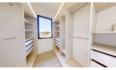 Casa cuatro ambientes. Parque. Rumencó Joven. Venta.