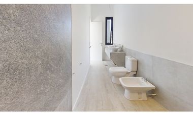 Casa cuatro ambientes. Parque. Rumencó Joven. Venta.