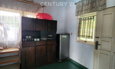 VILLA YANG LINGKUNGANNYA ASRI DI DAERAH CIPANAS