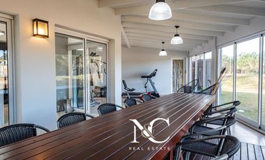 Casa en  alquiler temporario para 14 personas 50 mts del mar en Costa Esmeralda