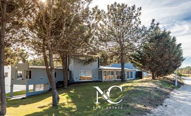 Casa en  alquiler temporario para 14 personas 50 mts del mar en Costa Esmeralda