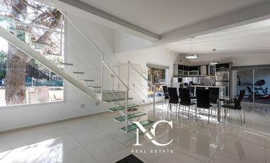 Casa en  alquiler temporario para 14 personas 50 mts del mar en Costa Esmeralda