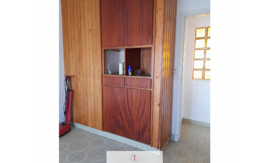 RETASADA - CASA CON CUATRO AMBIENTES Y DOS LOCALES !!!