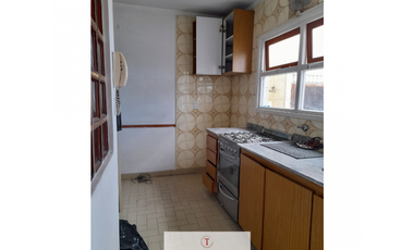 RETASADA - CASA CON CUATRO AMBIENTES Y DOS LOCALES !!!