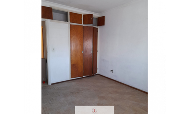 RETASADA - CASA CON CUATRO AMBIENTES Y DOS LOCALES !!!