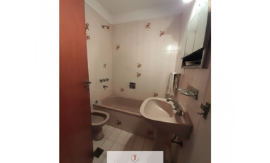 RETASADA - CASA CON CUATRO AMBIENTES Y DOS LOCALES !!!