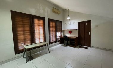 Disewakan Rumah Bagus Siap huni di Kebayoran Baru, Jakarta Selatan.