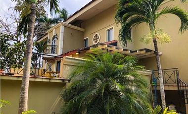 Sea Confiable Alquila/Vende Casa en ALBROOK 4 RECAMARAS