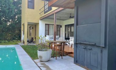 Casa en La Lomada, Pilar