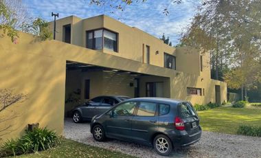 Casa en La Lomada, Pilar