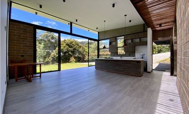Venta Casa Campestre NUEVA Independiente El Retiro