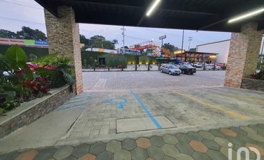 Local en renta para Minisuper de 180m2 Planta Baja frente a CINETIX Plaza Orquídeas Coatepec, Ver.