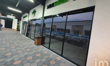 Local en renta para Minisuper de 180m2 Planta Baja frente a CINETIX Plaza Orquídeas Coatepec, Ver.