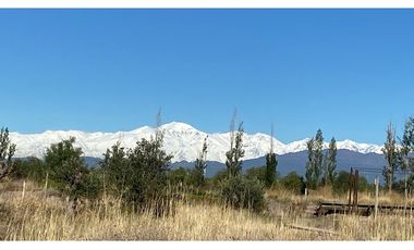 Campo de 3 has ingreso por calle  Vargas y Castro Barros Maipu