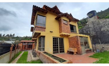 Casa en Venta, 2 niveles + altillo y zona verde, Cota, Cundinamarca