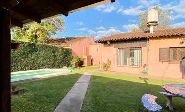 Chalet 3 AMBIENTES ubicado a  350 metros de la Avenida Tomás Espora.